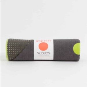 New with tags NWT Thunder Yogitoes